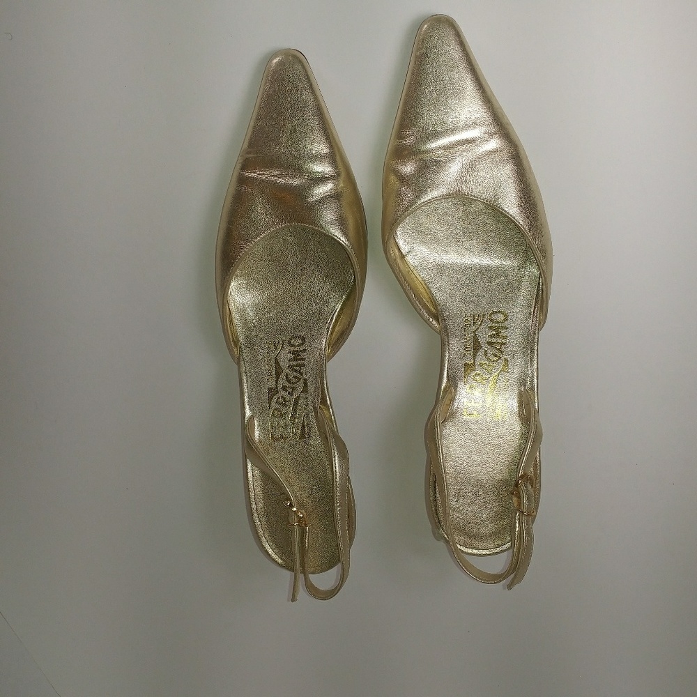 💥 Ferragamo Vintage Slingback Pumps